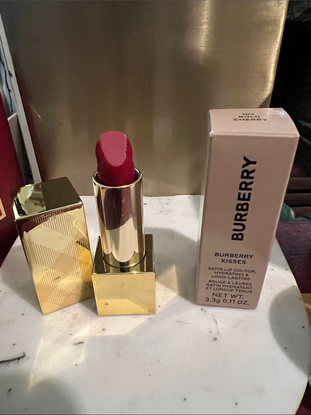 Burberry Kisses Satin Lipstick in 103 Bold Cherry 3.3 g/.11 oz